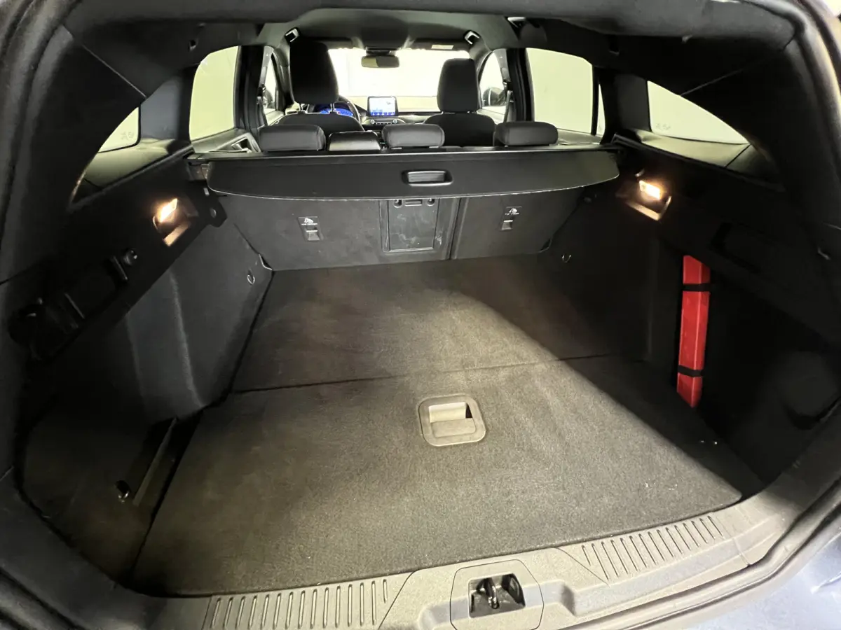 1.0 EcoBoost Hybrid ST Line X Business | Navigatie/Android/Apple Carplay | LM Velgen 17" |  Afn.Trekhaak | Adap.Cruise Control | LED Koplampen | Airco |
