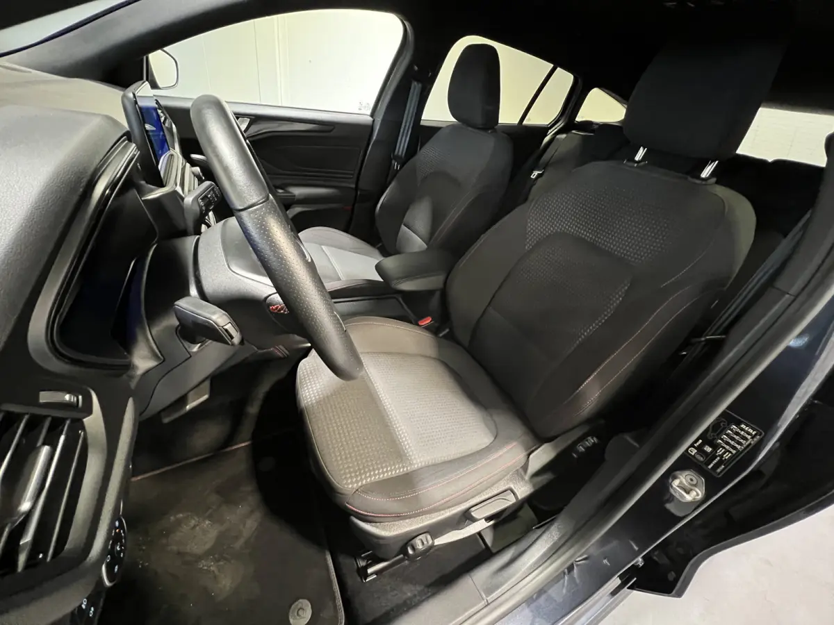 1.0 EcoBoost Hybrid ST Line X Business | Navigatie/Android/Apple Carplay | LM Velgen 17" |  Afn.Trekhaak | Adap.Cruise Control | LED Koplampen | Airco |