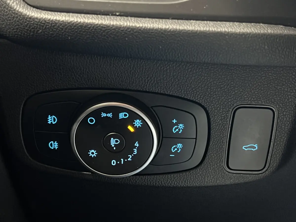 1.0 EcoBoost Hybrid ST Line X Business | Navigatie/Android/Apple Carplay | LM Velgen 17" |  Afn.Trekhaak | Adap.Cruise Control | LED Koplampen | Airco |
