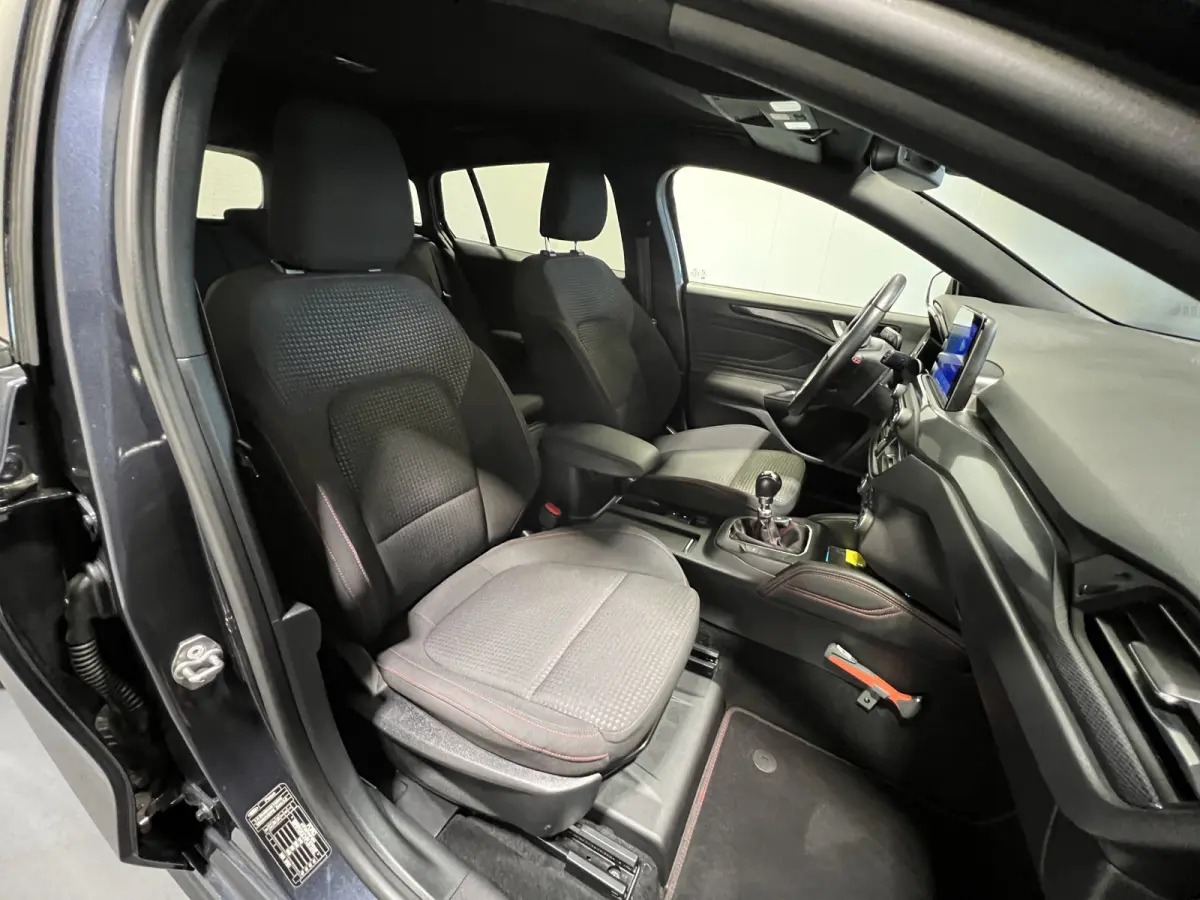 1.0 EcoBoost Hybrid ST Line X Business | Navigatie/Android/Apple Carplay | LM Velgen 17" |  Afn.Trekhaak | Adap.Cruise Control | LED Koplampen | Airco |