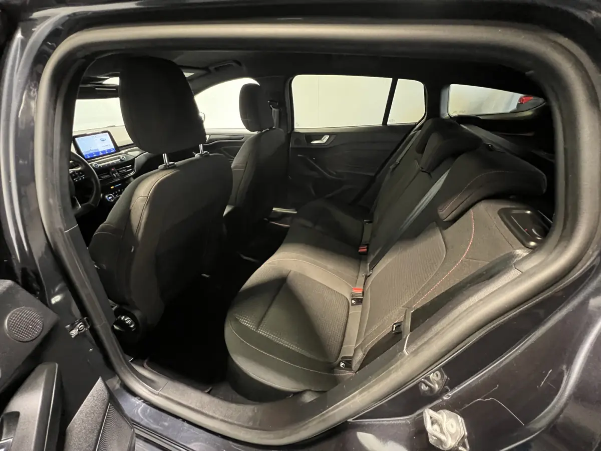 1.0 EcoBoost Hybrid ST Line X Business | Navigatie/Android/Apple Carplay | LM Velgen 17" |  Afn.Trekhaak | Adap.Cruise Control | LED Koplampen | Airco |