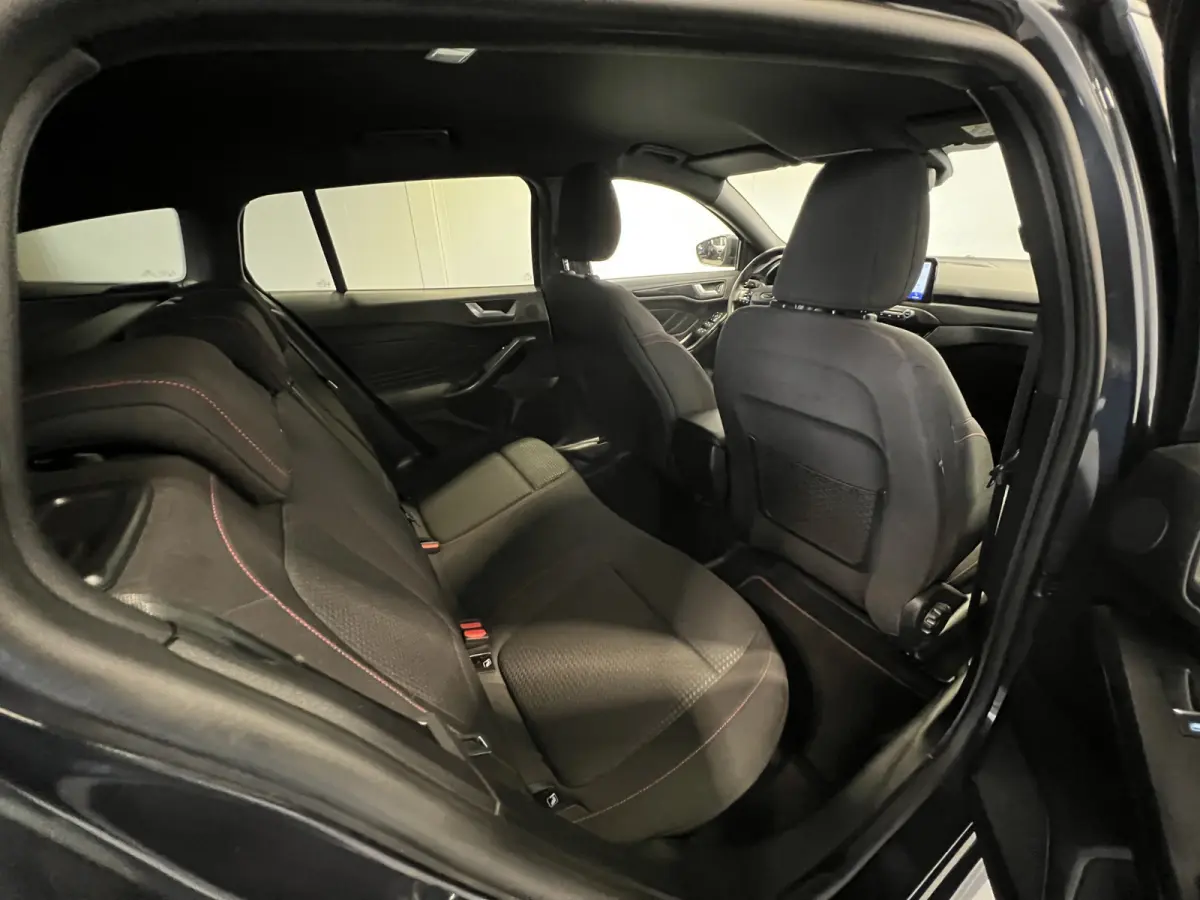 1.0 EcoBoost Hybrid ST Line X Business | Navigatie/Android/Apple Carplay | LM Velgen 17" |  Afn.Trekhaak | Adap.Cruise Control | LED Koplampen | Airco |