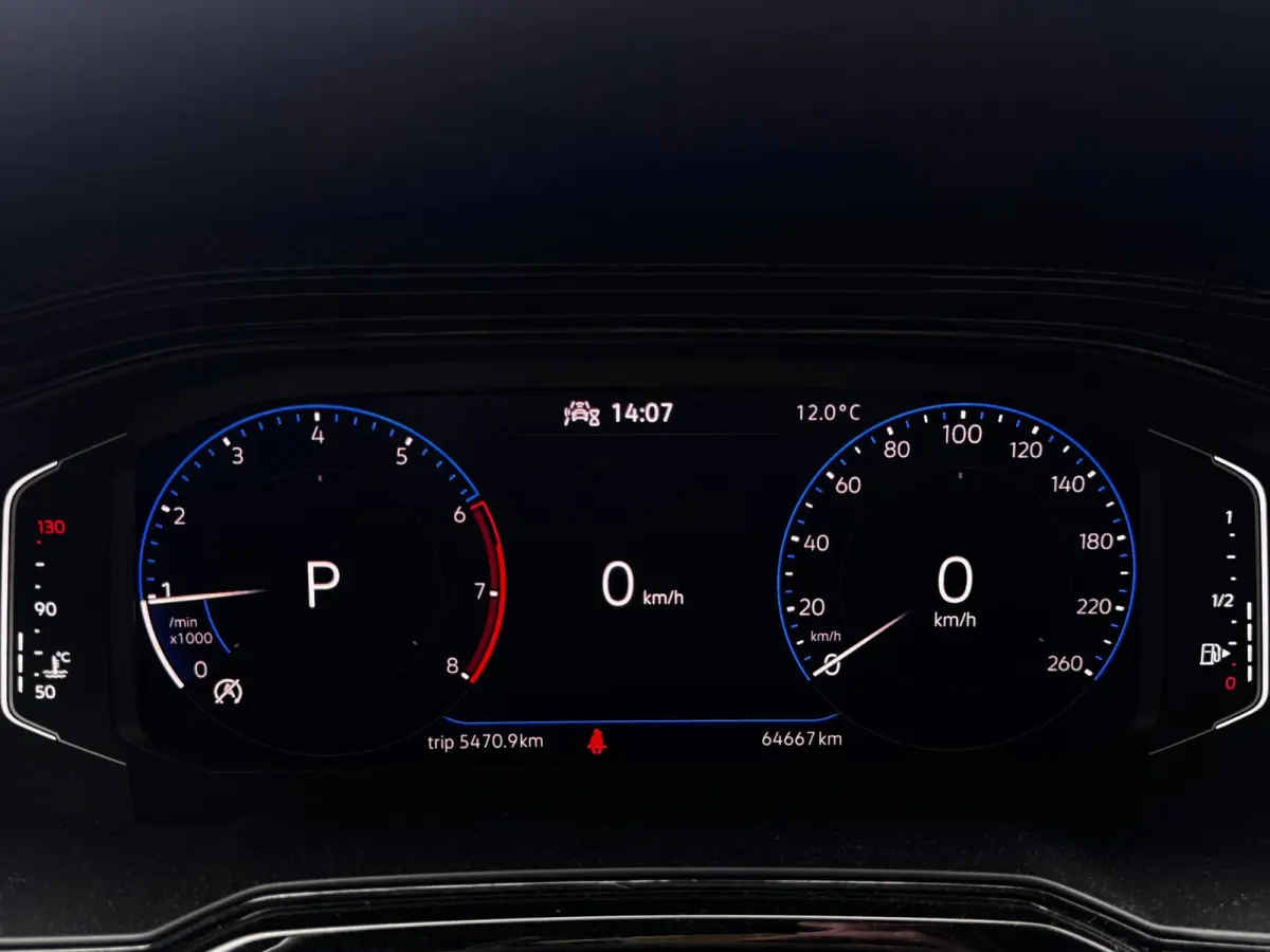 1.0 TSI Life Business | Automaat | Stoelverwarming | Navigatie by App | PDC voor + achter