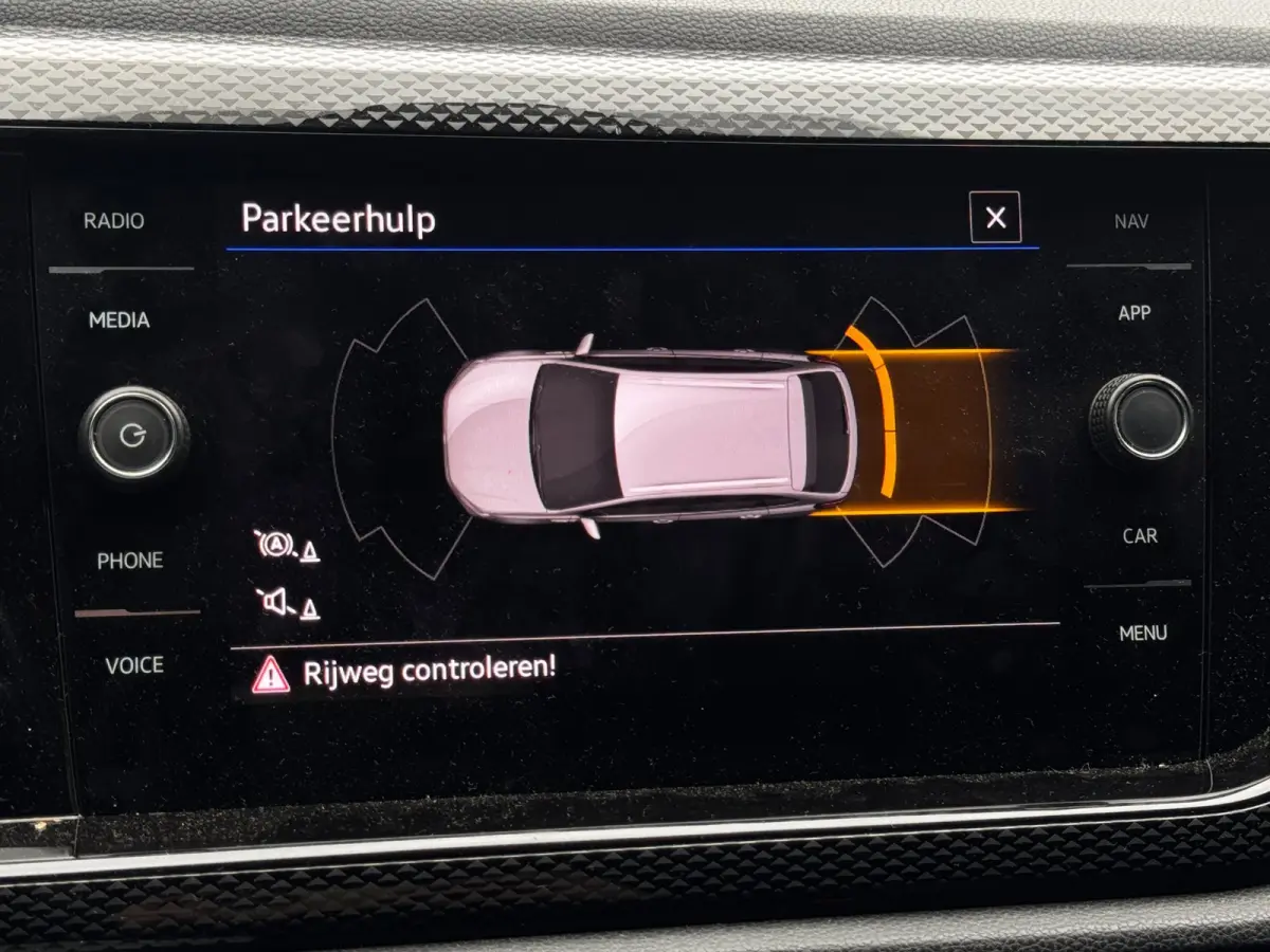 1.0 TSI Life Business | Automaat | Stoelverwarming | Navigatie by App | PDC voor + achter