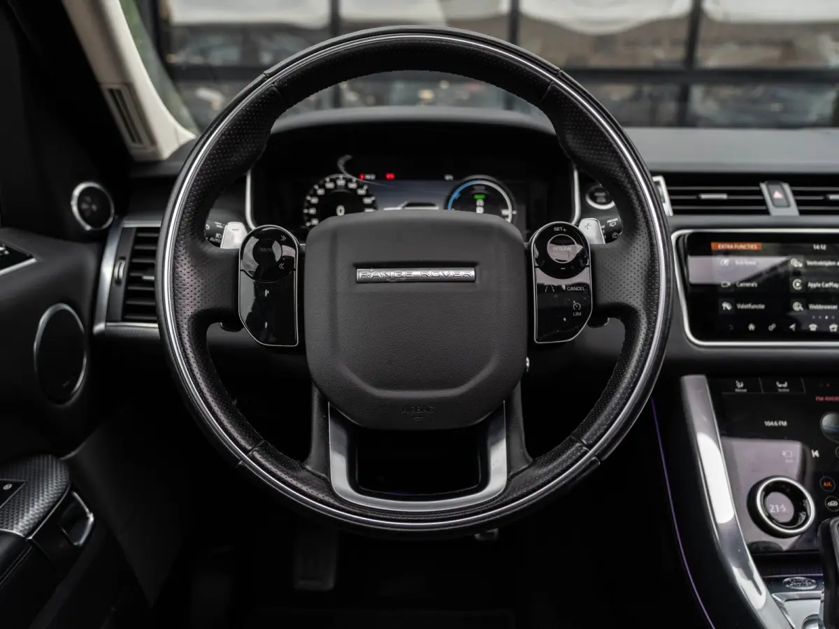 P400e Autobiography Dynamic | Pano | 22" LMV |Camera | Memory |