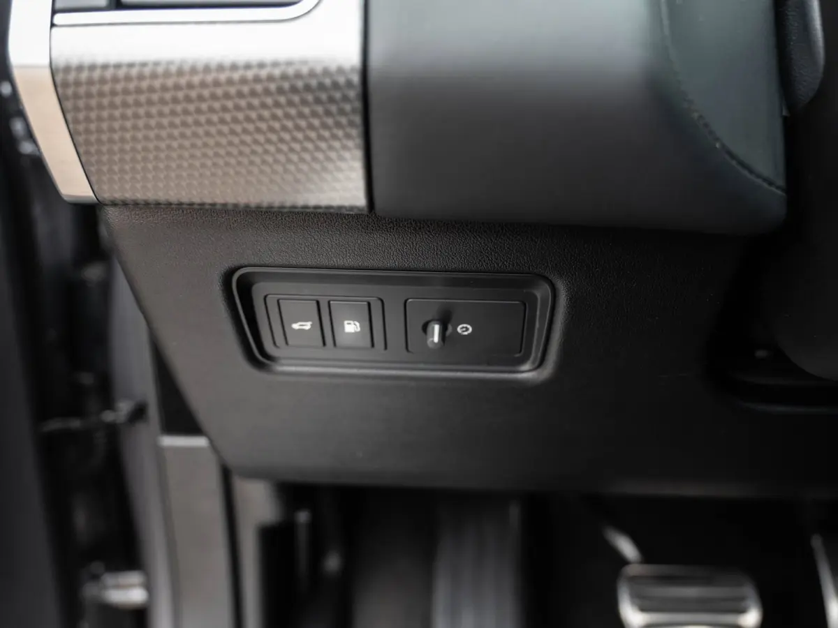 P400e Autobiography Dynamic | Pano | 22" LMV |Camera | Memory |