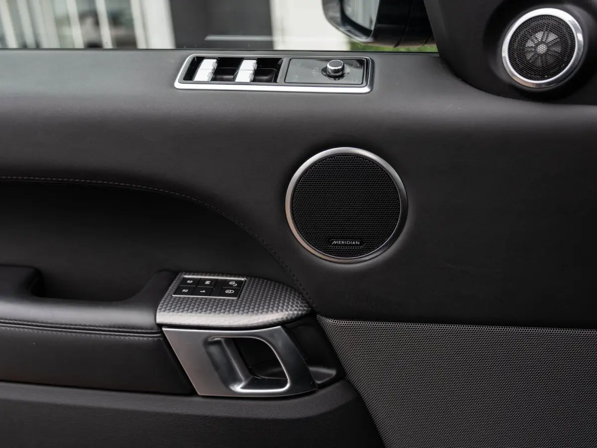 P400e Autobiography Dynamic | Pano | 22" LMV |Camera | Memory |
