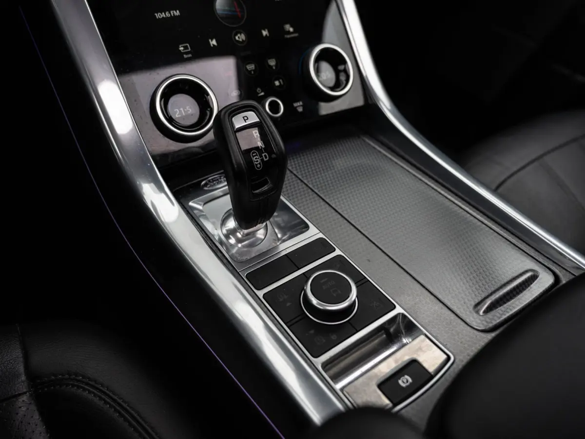 P400e Autobiography Dynamic | Pano | 22" LMV |Camera | Memory |