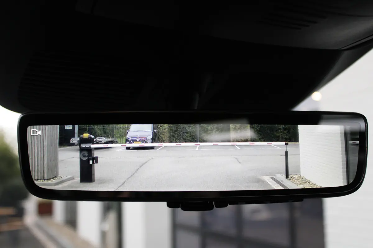 300d / DC / AMG / bj2026 / Luchtvering / Panorama / Burmester / Vol Opties / NIEUWSTAAT