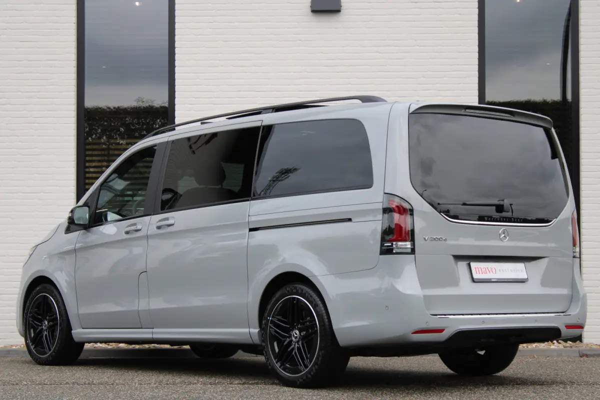 300d / DC / AMG / bj2026 / Luchtvering / Panorama / Burmester / Vol Opties / NIEUWSTAAT