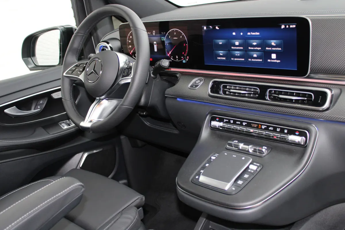300d / DC / AMG / bj2026 / Luchtvering / Panorama / Burmester / Vol Opties / NIEUWSTAAT
