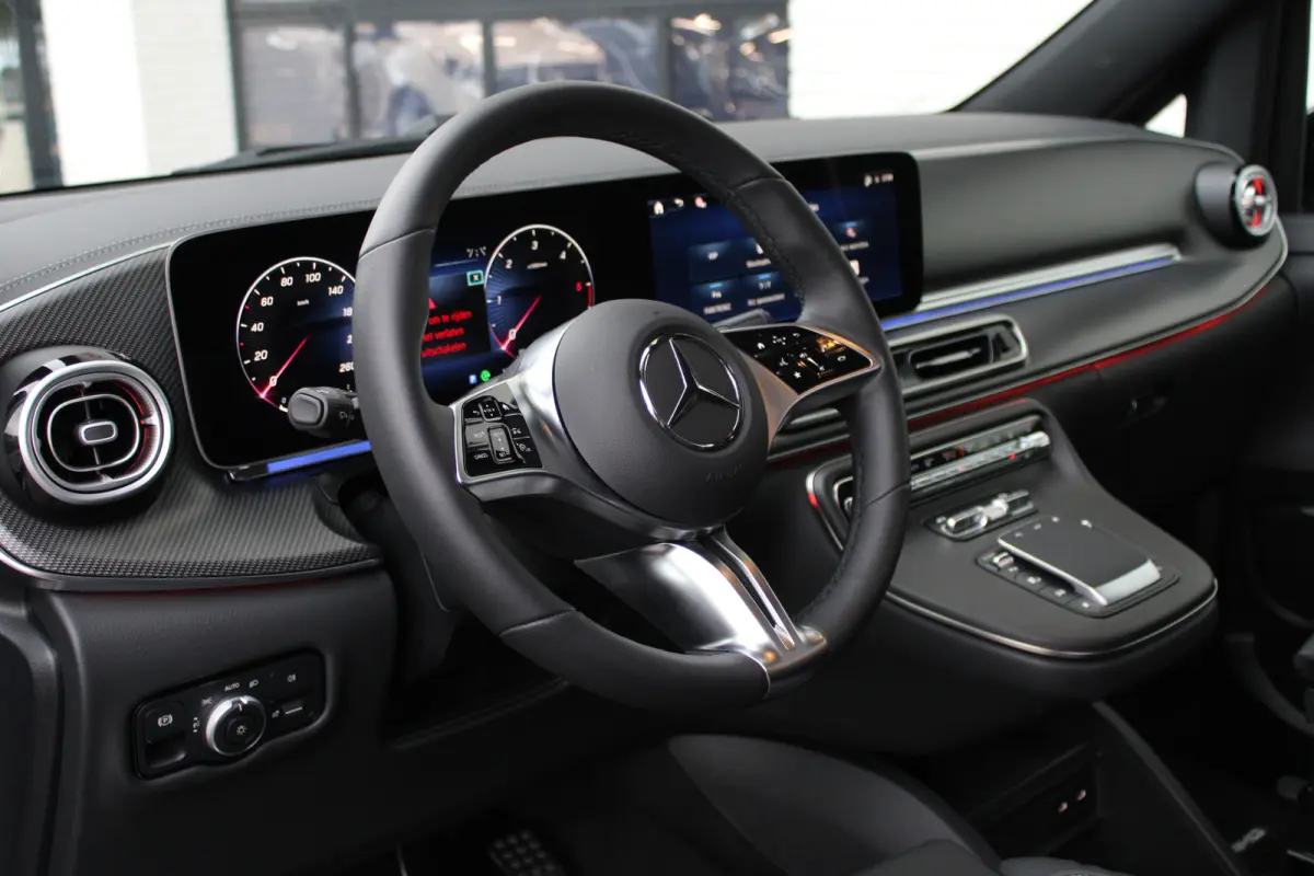 300d / DC / AMG / bj2026 / Luchtvering / Panorama / Burmester / Vol Opties / NIEUWSTAAT