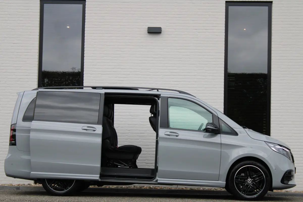 300d / DC / AMG / bj2026 / Luchtvering / Panorama / Burmester / Vol Opties / NIEUWSTAAT