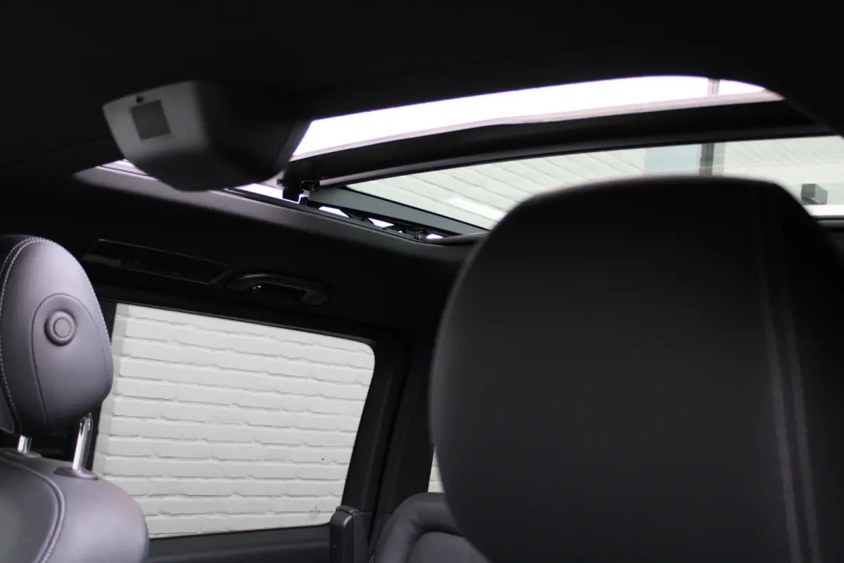 300 L2 / AMG / Luchtvering / Panorama / Elec Stoelen / 7-Persoons / Burmester / 360 Camera / Vol Opties / NIEUWSTAAT