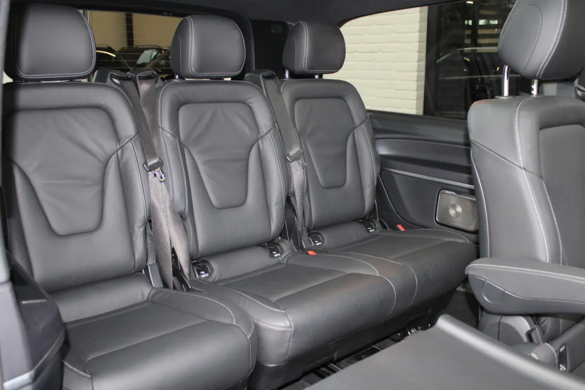 300 L2 / AMG / Luchtvering / Panorama / Elec Stoelen / 7-Persoons / Burmester / 360 Camera / Vol Opties / NIEUWSTAAT