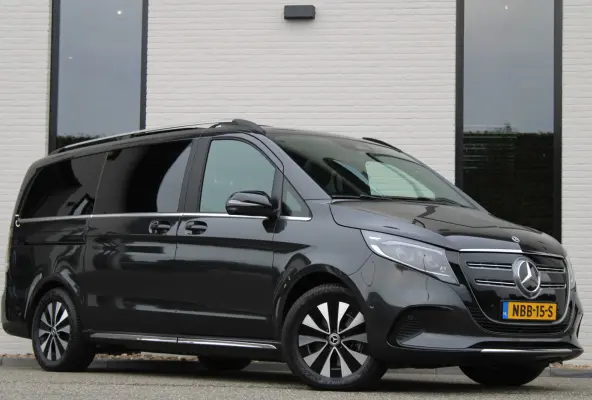 300 L2 / AMG / Luchtvering / Panorama / Elec Stoelen / 7-Persoons / Burmester / 360 Camera / Vol Opties / NIEUWSTAAT