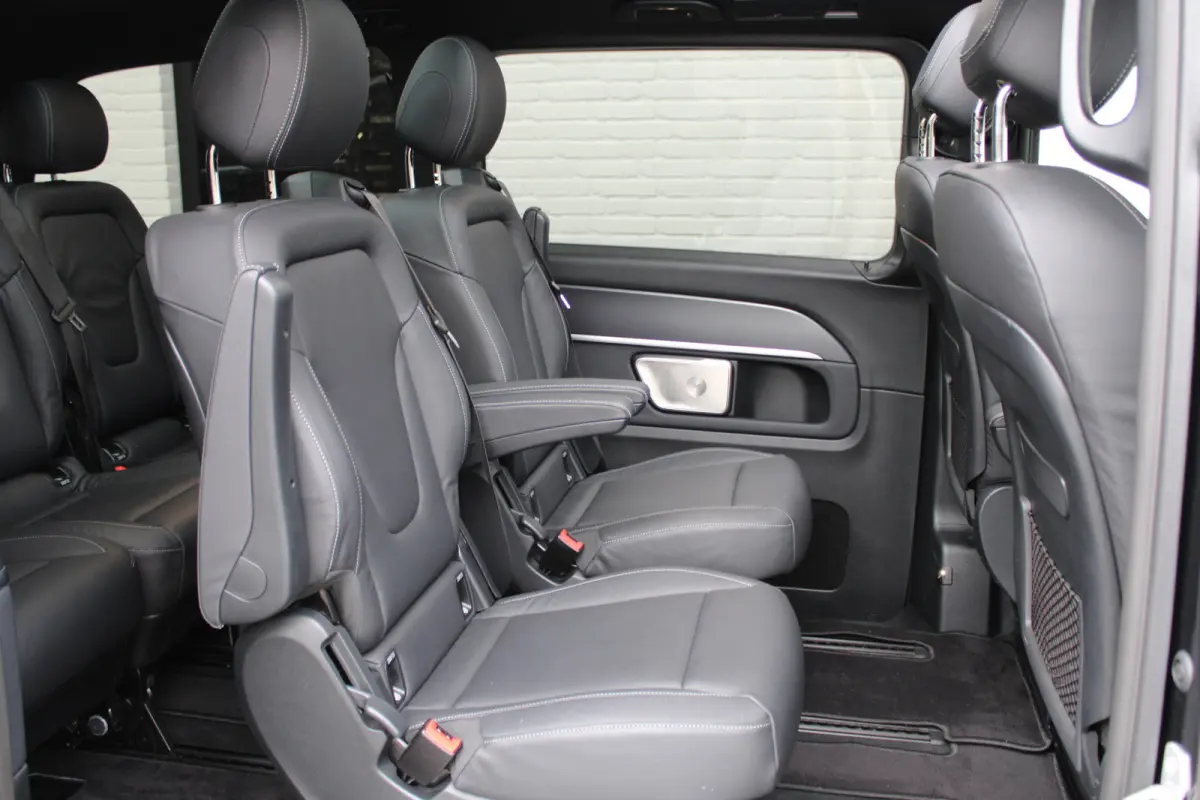300 L2 / AMG / Luchtvering / Panorama / Elec Stoelen / 7-Persoons / Burmester / 360 Camera / Vol Opties / NIEUWSTAAT