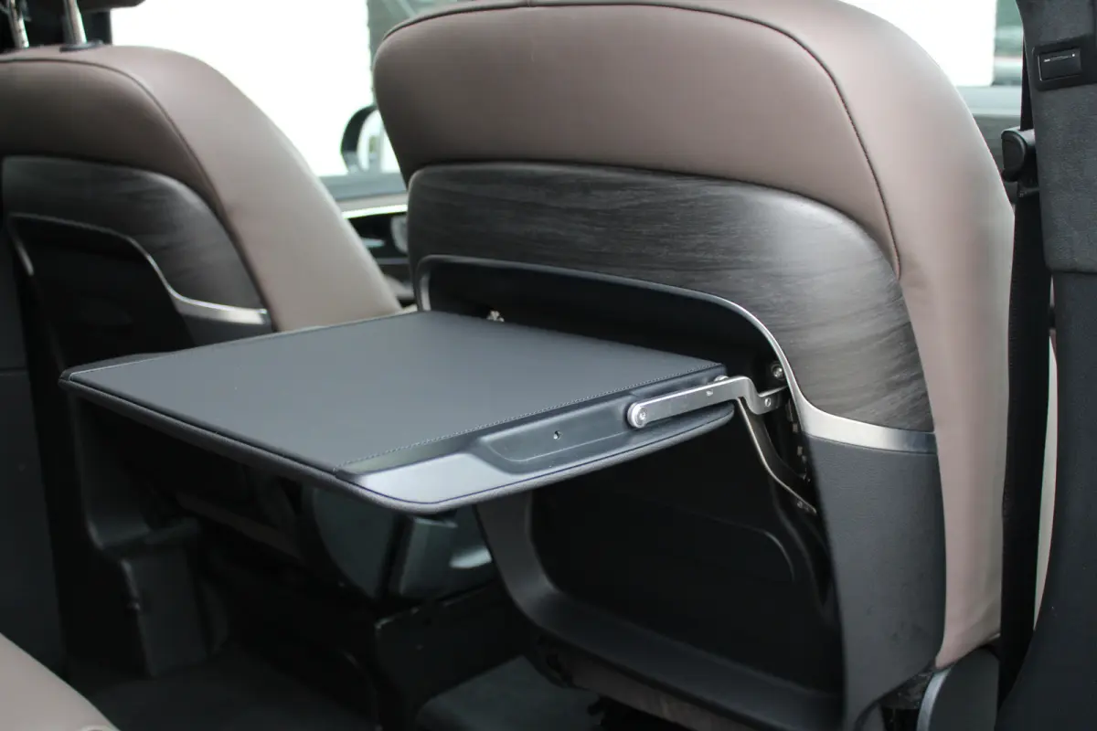 300d / AMG / DC / Exclusive / 4-Matic / Pano / Luchtv / Elec Stoel / Burmester / Vol Opties / NIEUWSTAAT