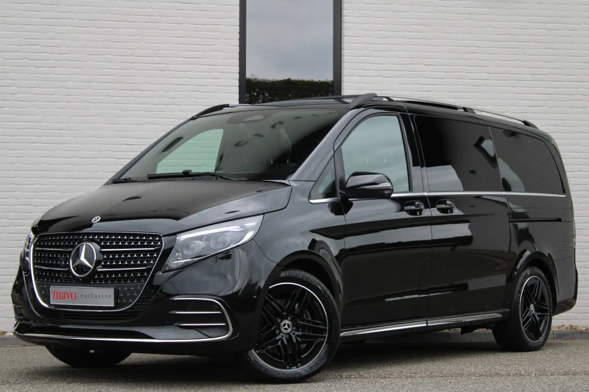 300d / AMG / DC / Exclusive / 4-Matic / Pano / Luchtv / Elec Stoel / Burmester / Vol Opties / NIEUWSTAAT