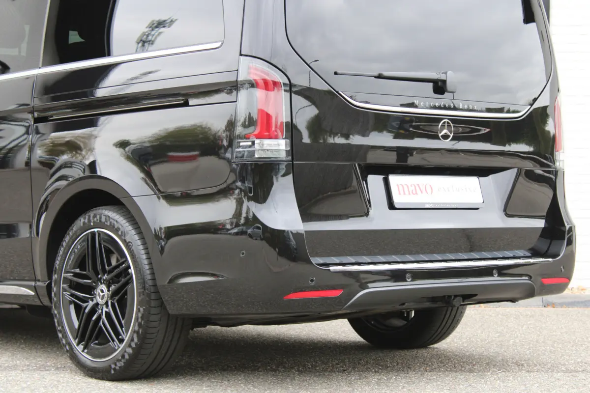 300d / AMG / DC / Exclusive / 4-Matic / Pano / Luchtv / Elec Stoel / Burmester / Vol Opties / NIEUWSTAAT