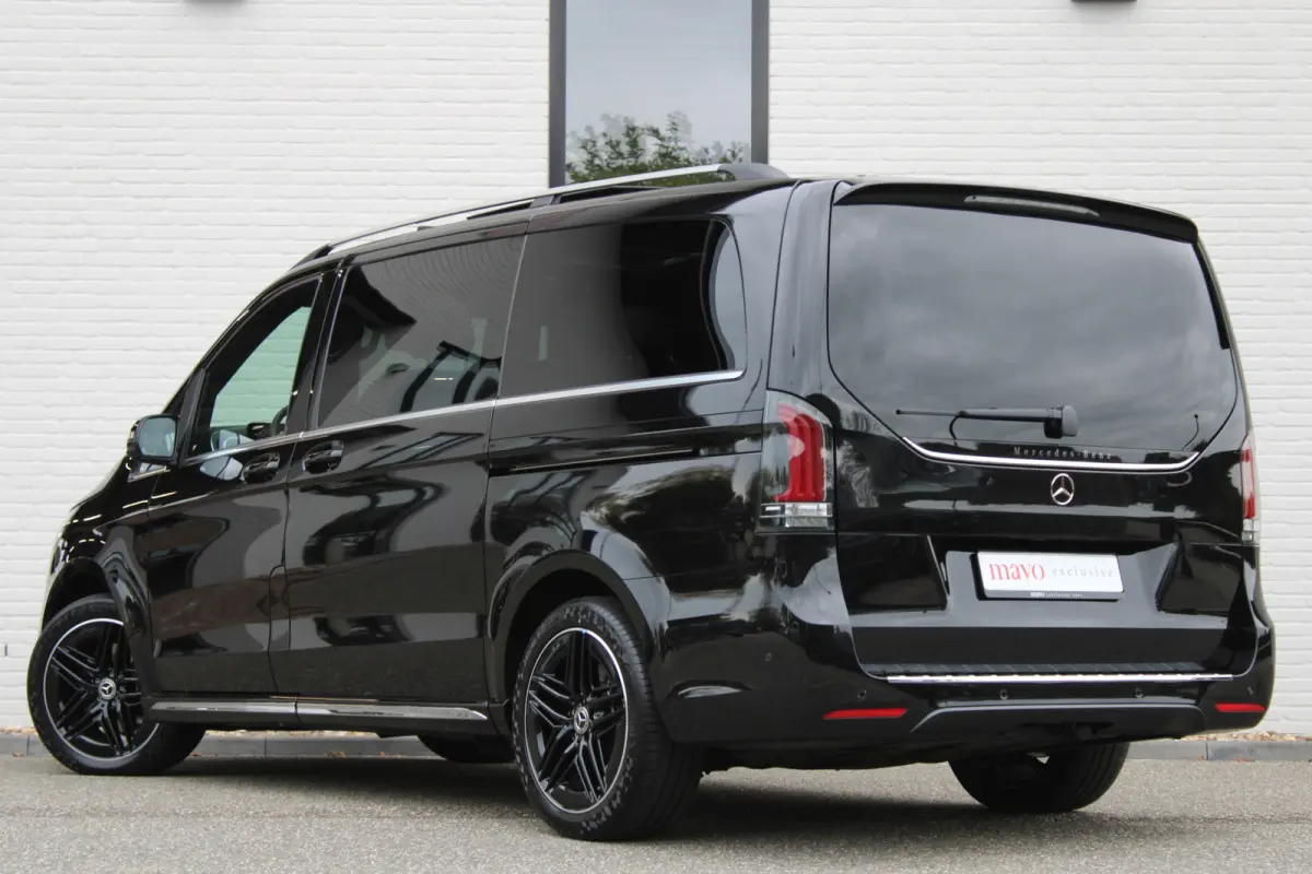 300d / AMG / DC / Exclusive / 4-Matic / Pano / Luchtv / Elec Stoel / Burmester / Vol Opties / NIEUWSTAAT