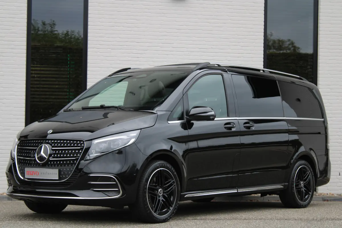 300d / AMG / DC / Exclusive / 4-Matic / Pano / Luchtv / Elec Stoel / Burmester / Vol Opties / NIEUWSTAAT