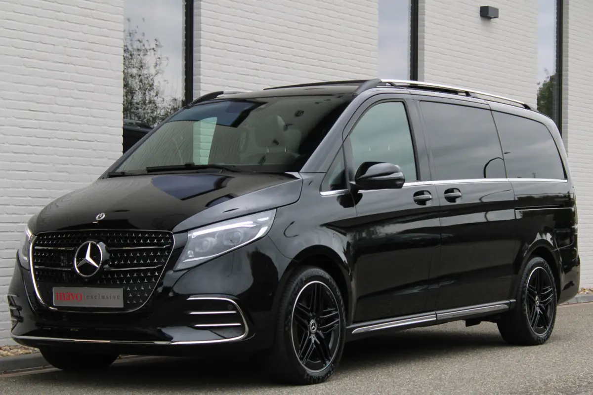 300d / AMG / DC / Exclusive / 4-Matic / Pano / Luchtv / Elec Stoel / Burmester / Vol Opties / NIEUWSTAAT