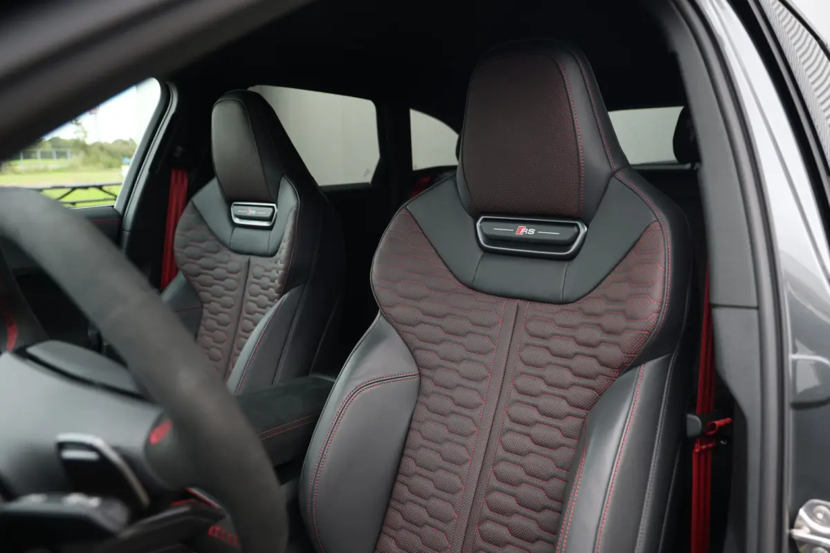 RS5 Avant e-hybrid Quattro 639pk Sportuitlaat|HUD|Tech Pro|Alcantara