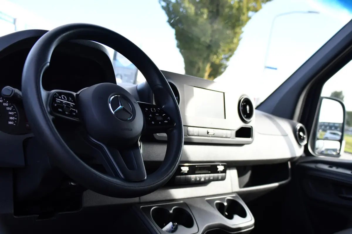 317 1.9 CDI L2H2 RWD DC PB Edition Camera Cruise, Carplay, LED, 3500kg Trekhaak, Geveerde stoel, Standkachel, Automaat, 170pk, Uniek!