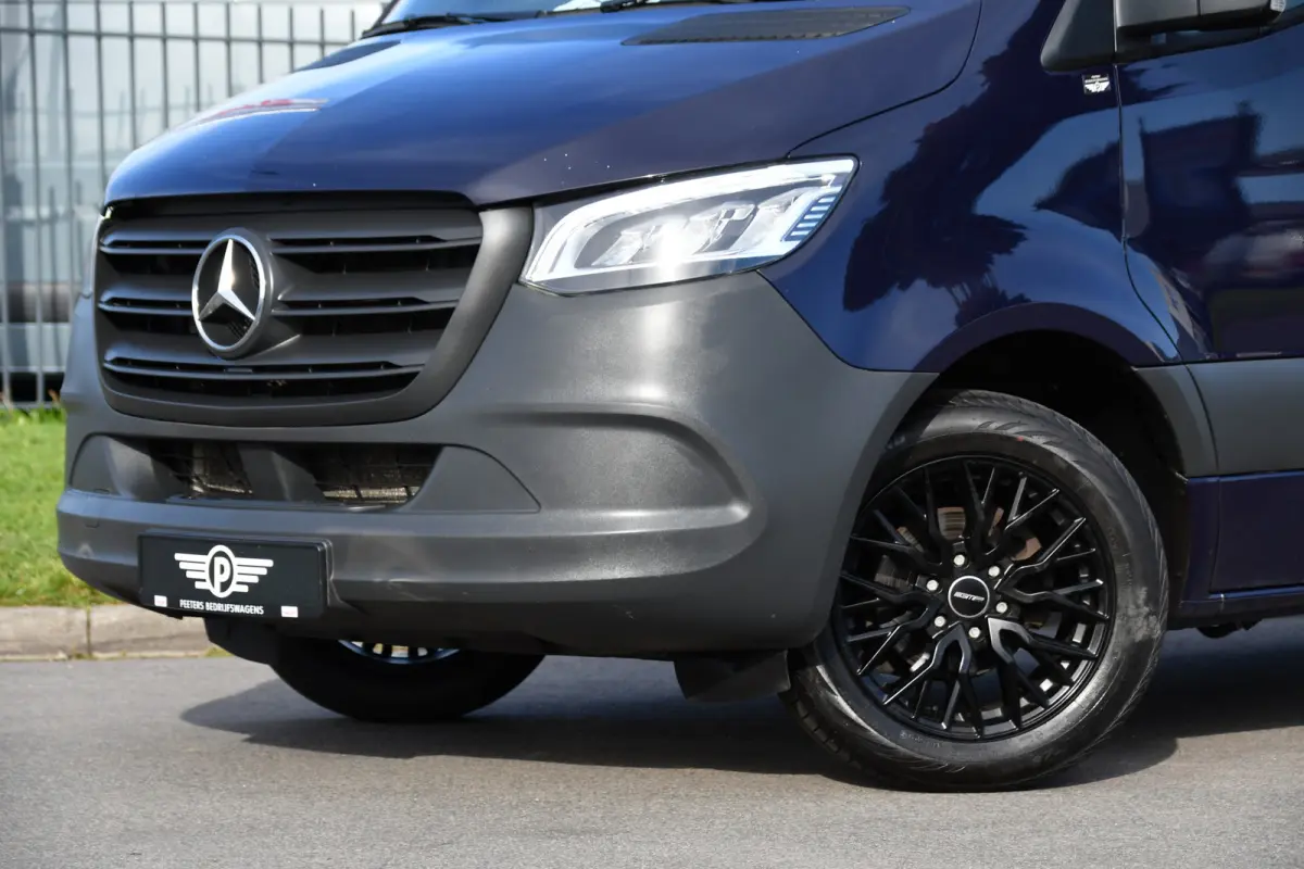 317 1.9 CDI L2H2 RWD DC PB Edition Camera Cruise, Carplay, LED, 3500kg Trekhaak, Geveerde stoel, Standkachel, Automaat, 170pk, Uniek!