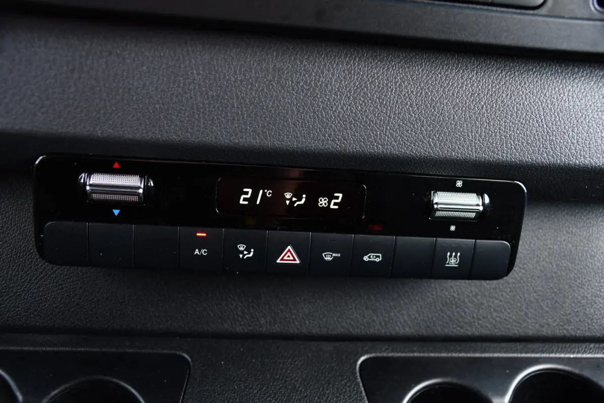 317 1.9 CDI L2H2 RWD DC PB Edition Camera Cruise, Carplay, LED, 3500kg Trekhaak, Geveerde stoel, Standkachel, Automaat, 170pk, Uniek!