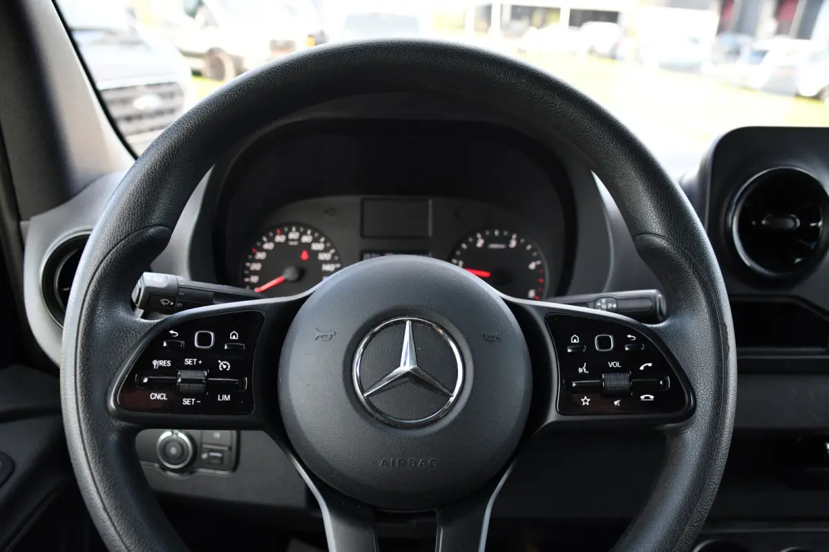 317 1.9 CDI L2H2 RWD DC PB Edition Camera Cruise, Carplay, LED, 3500kg Trekhaak, Geveerde stoel, Standkachel, Automaat, 170pk, Uniek!
