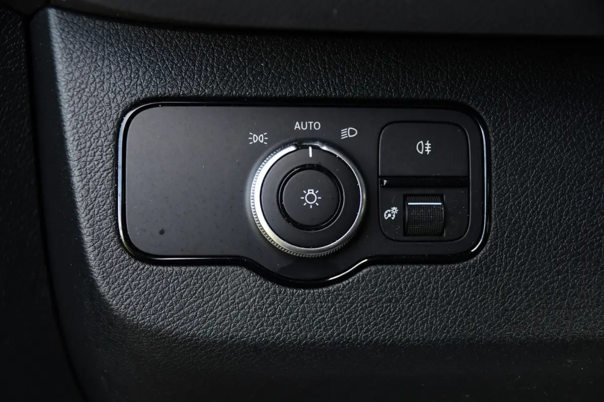317 1.9 CDI L2H2 RWD DC PB Edition Camera Cruise, Carplay, LED, 3500kg Trekhaak, Geveerde stoel, Standkachel, Automaat, 170pk, Uniek!