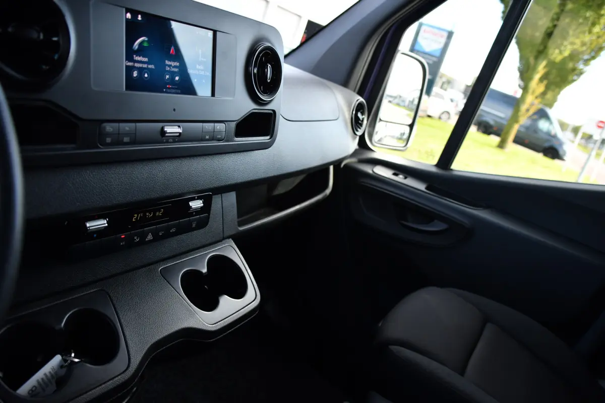 317 1.9 CDI L2H2 RWD DC PB Edition Camera Cruise, Carplay, LED, 3500kg Trekhaak, Geveerde stoel, Standkachel, Automaat, 170pk, Uniek!