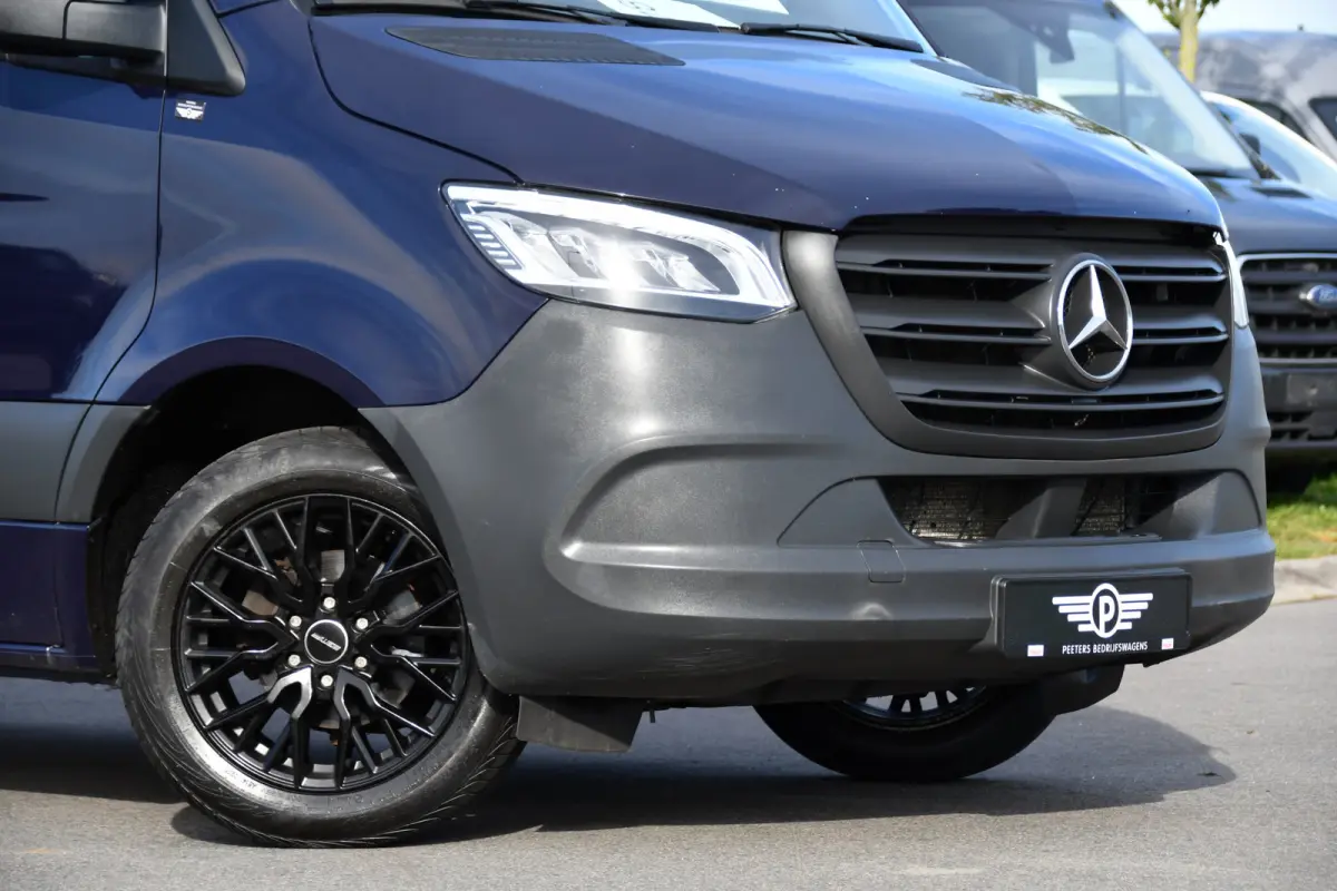 317 1.9 CDI L2H2 RWD DC PB Edition Camera Cruise, Carplay, LED, 3500kg Trekhaak, Geveerde stoel, Standkachel, Automaat, 170pk, Uniek!