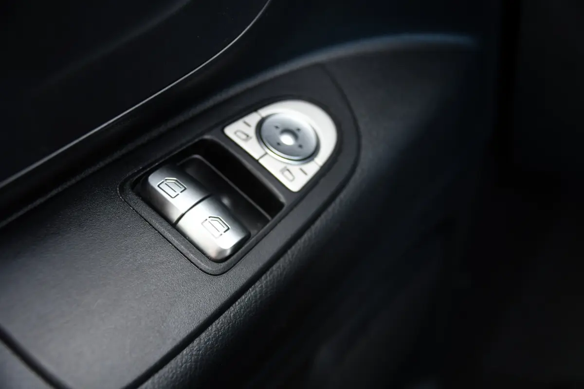 114 CDI 1.9 PB Edition FACELIFT! Camera, Cruise, Carplay, Multimedia, Automaat, 136pk, Sensoren, Uniek!