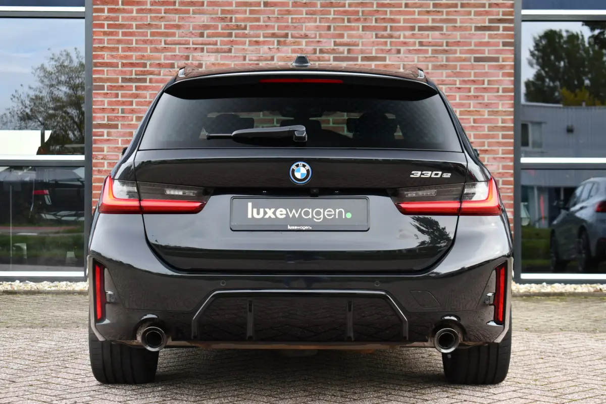 330e M-Sport Pano DA-Prof E-zetels HUD 19inch