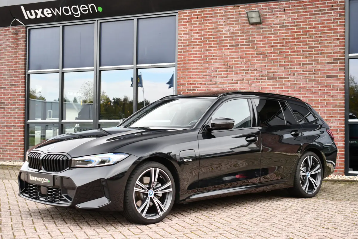 330e M-Sport Pano DA-Prof E-zetels HUD 19inch