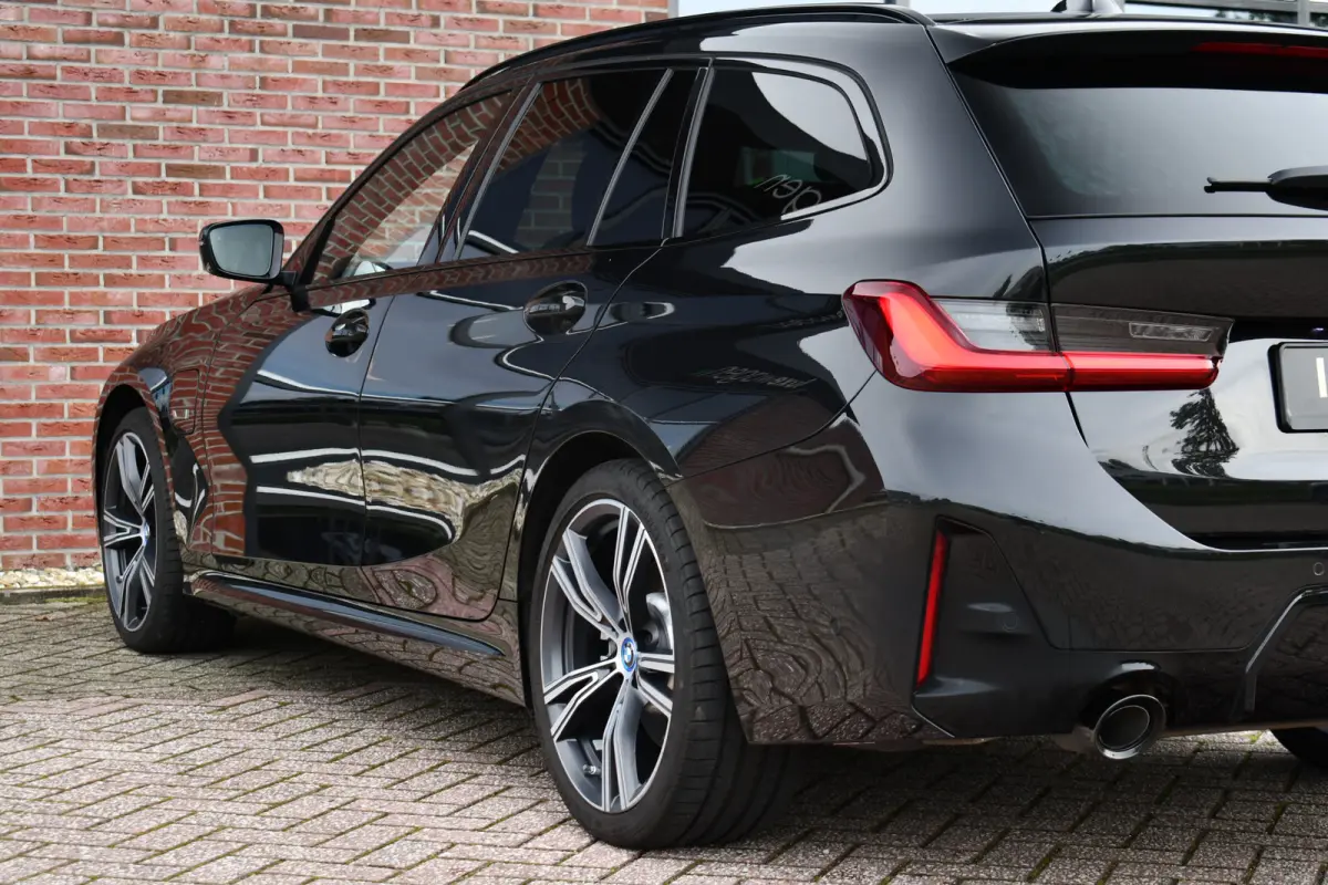 330e M-Sport Pano DA-Prof E-zetels HUD 19inch