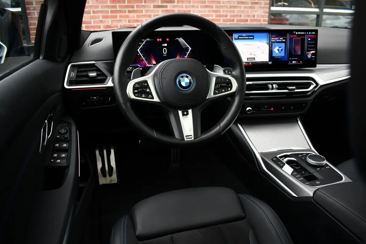 330e M-Sport Pano DA-Prof E-zetels HUD 19inch
