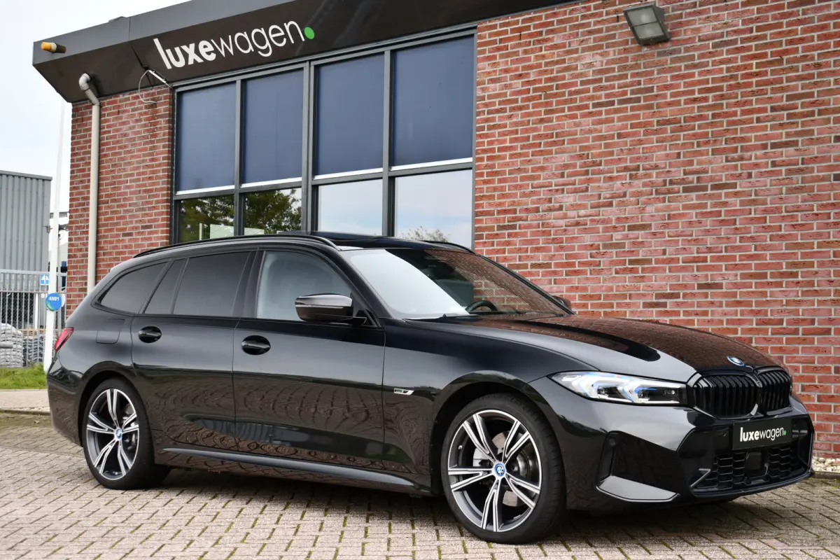 330e M-Sport Pano DA-Prof E-zetels HUD 19inch