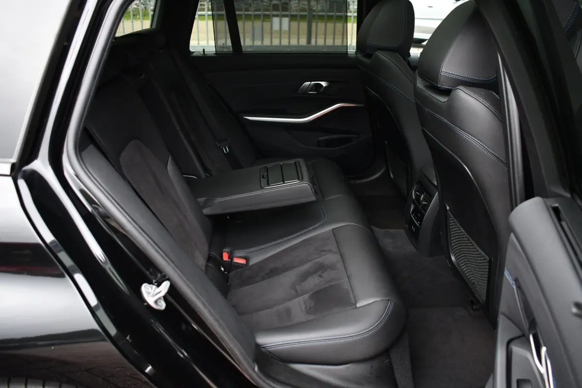 330e M-Sport Pano DA-Prof E-zetels HUD 19inch