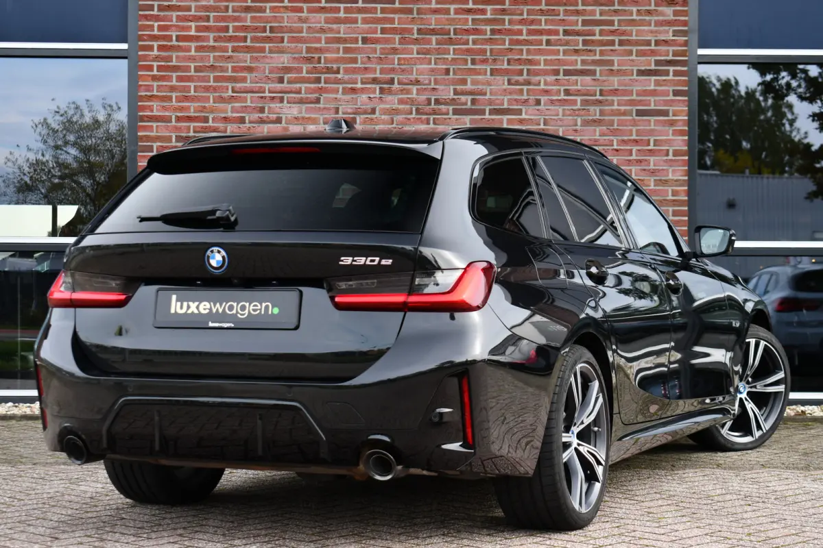 330e M-Sport Pano DA-Prof E-zetels HUD 19inch