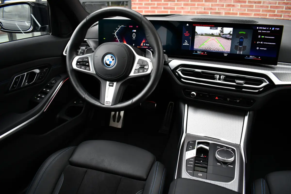330e M-Sport Pano DA-Prof E-zetels HUD 19inch