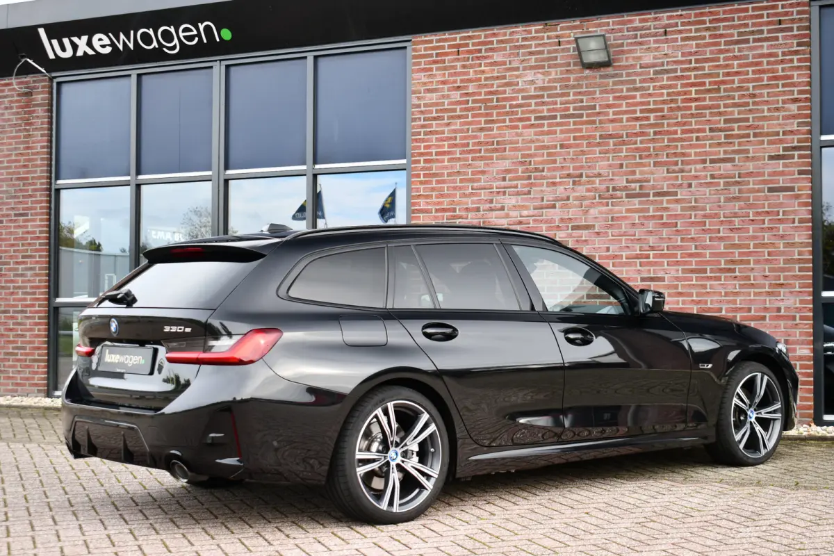 330e M-Sport Pano DA-Prof E-zetels HUD 19inch