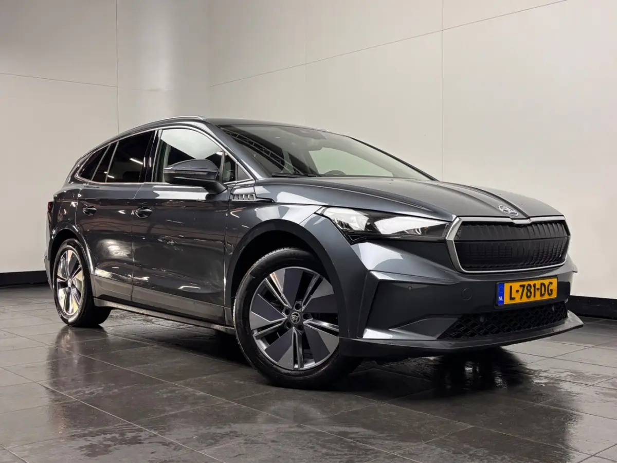 60 | Trekhaak | Adaptive Cruise | Dodehoek Detectie | Achteruitrijcamera | Apple Carplay/Android Auto|telefoonintegratie premium | Cruise control adaptief met Stop&Go