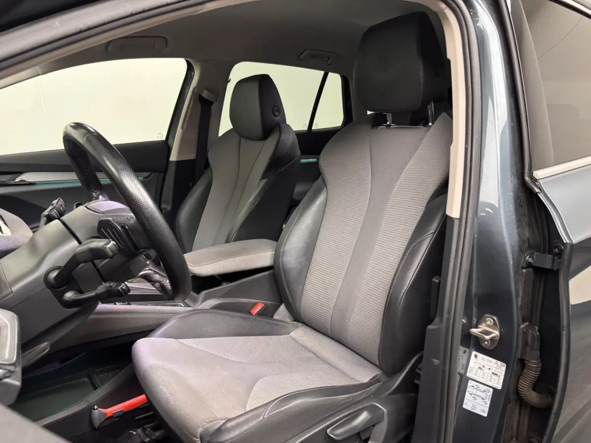 60 | Trekhaak | Adaptive Cruise | Dodehoek Detectie | Achteruitrijcamera | Apple Carplay/Android Auto|telefoonintegratie premium | Cruise control adaptief met Stop&Go