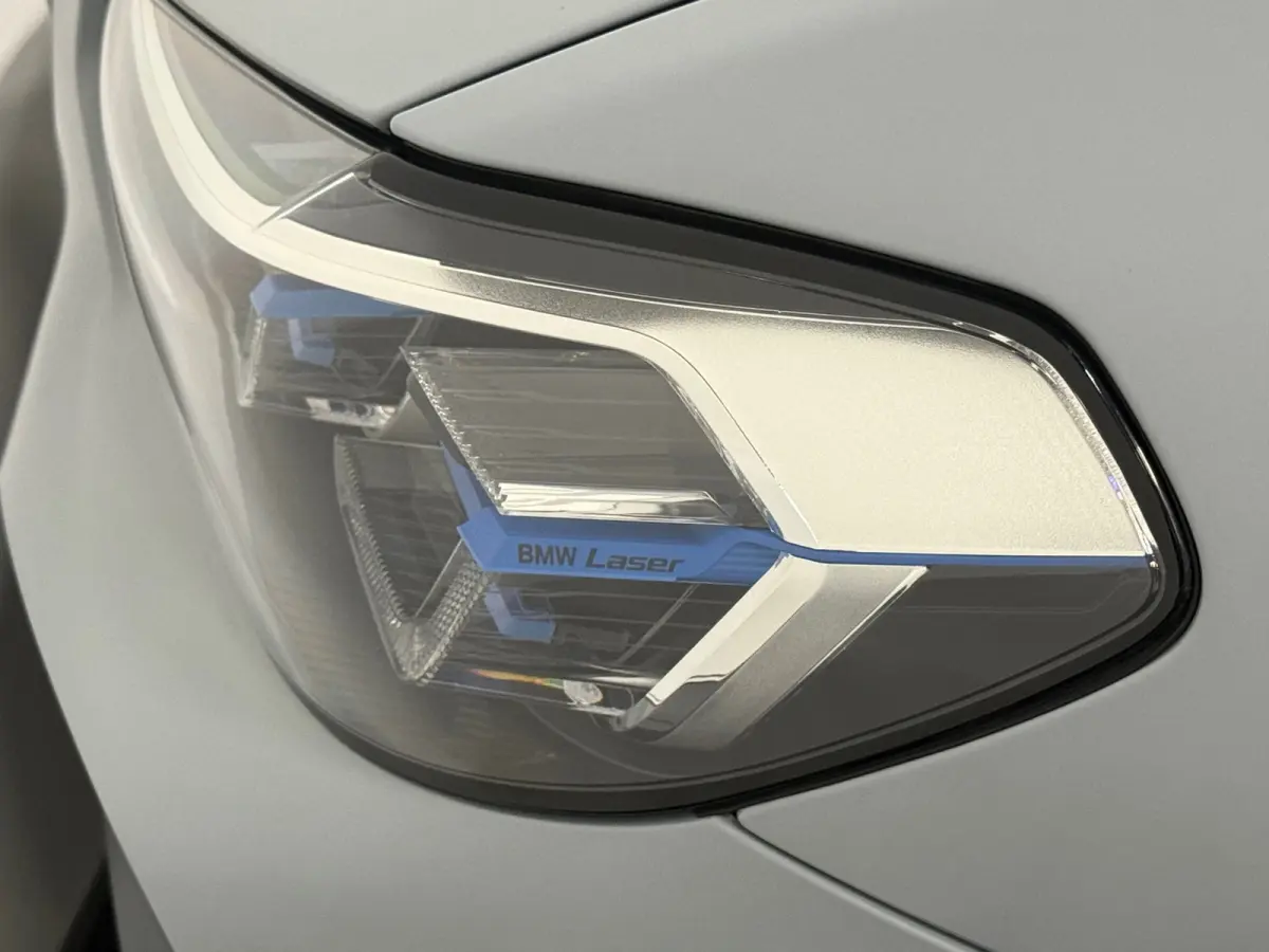 XDrive30e High Executive M Sport Pano Laser Headup Trekhaak 292 PK