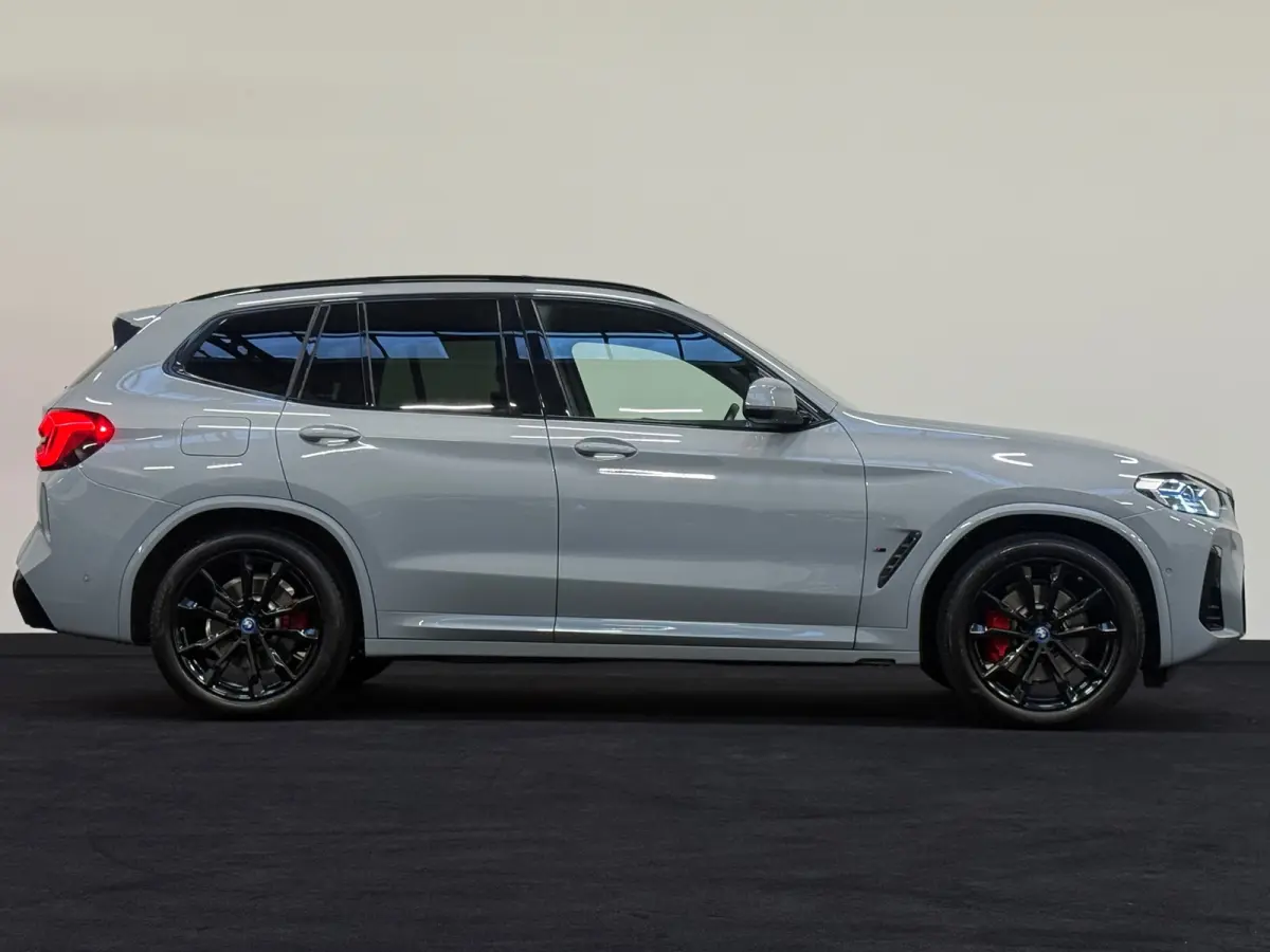 XDrive30e High Executive M Sport Pano Laser Headup Trekhaak 292 PK