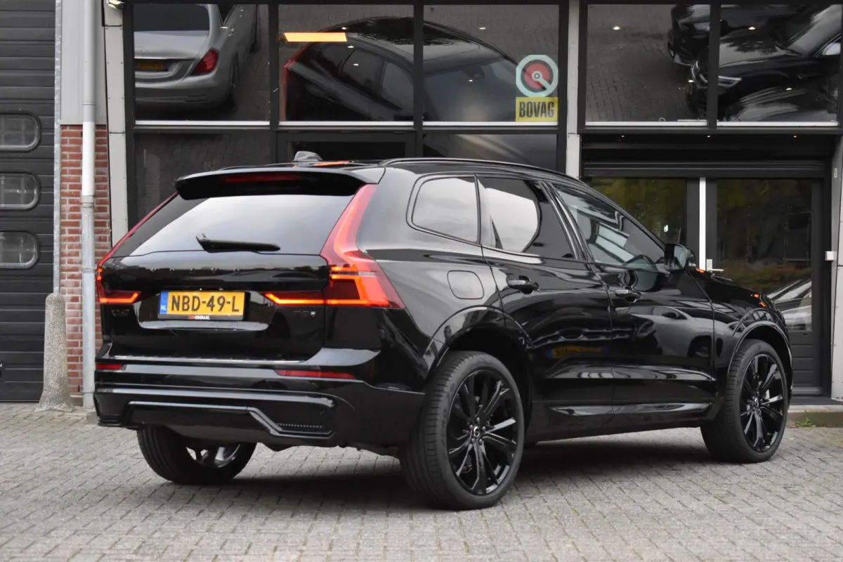 2.0 T8 Plug-in-hybrid AWD Ultra Black Edition Facelift Pano Massage Stoelkoeling HUD